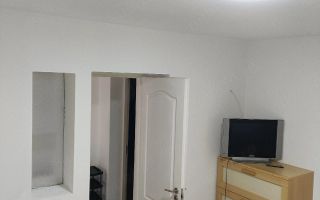 Inchiriez camera la curte zona Auchan Vitan - Poză 2