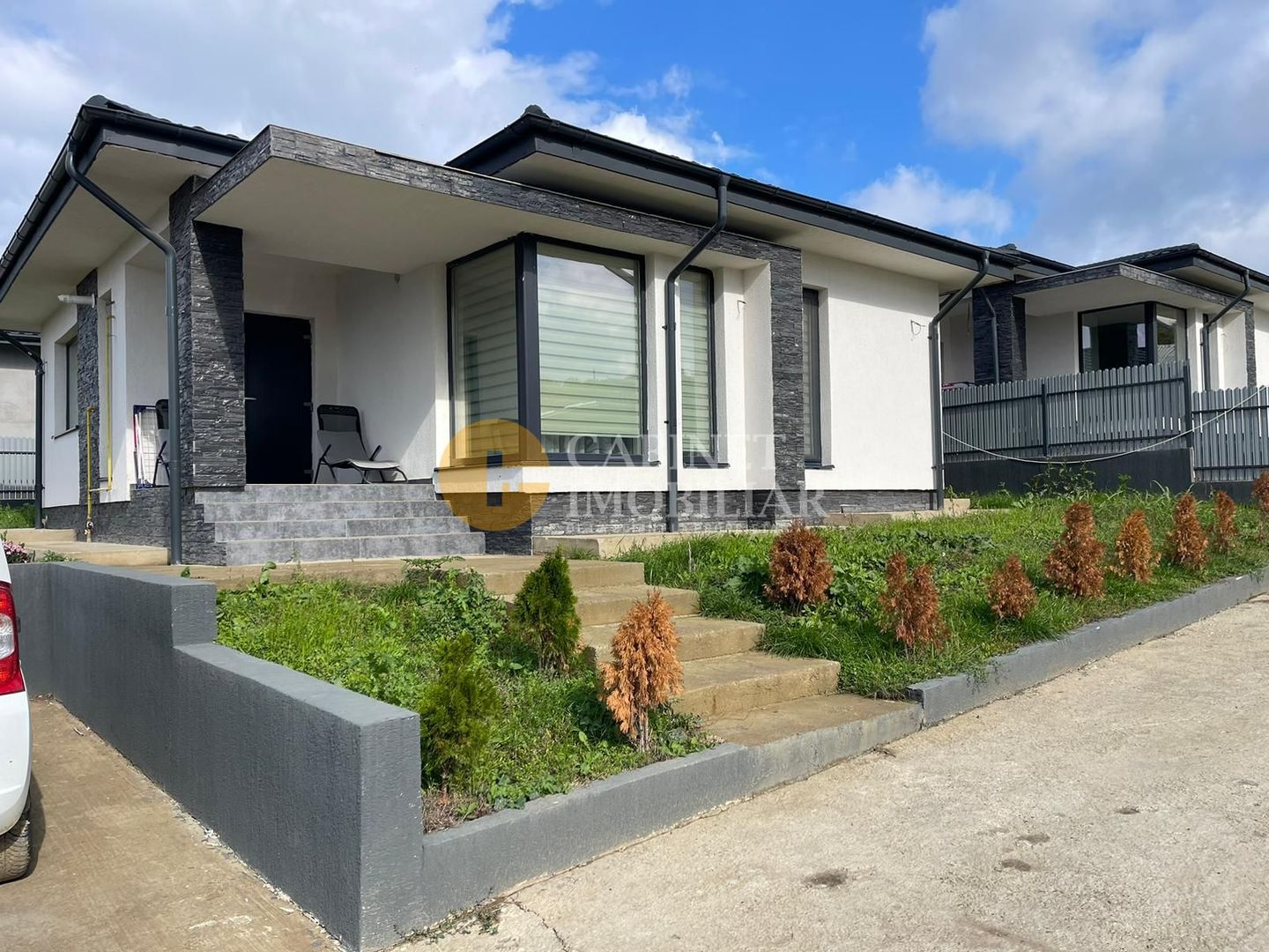 Casa individuala LA ASFALT - parter - PREMIUM - Visan, Bucium - Poză 2