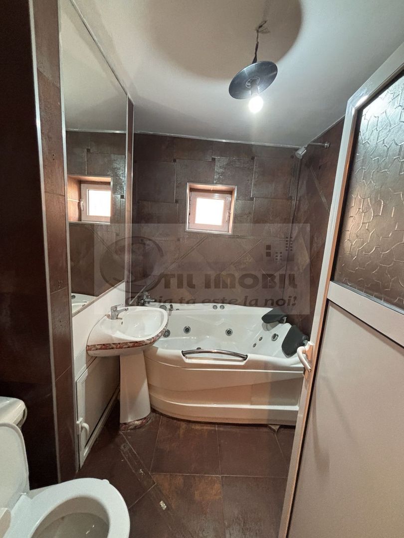 Apartament 3 camere Decomandat, et. 1, bulevard GARA - 139,900 EURO - Poză 13