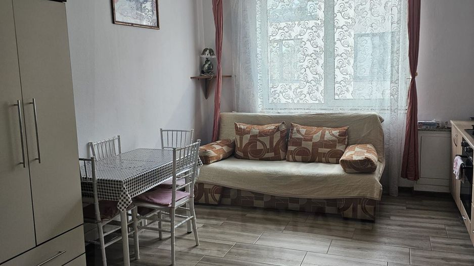 Apartament 3 camere 54 mp utili balcon si parcare privata Selimbar - Poză 1