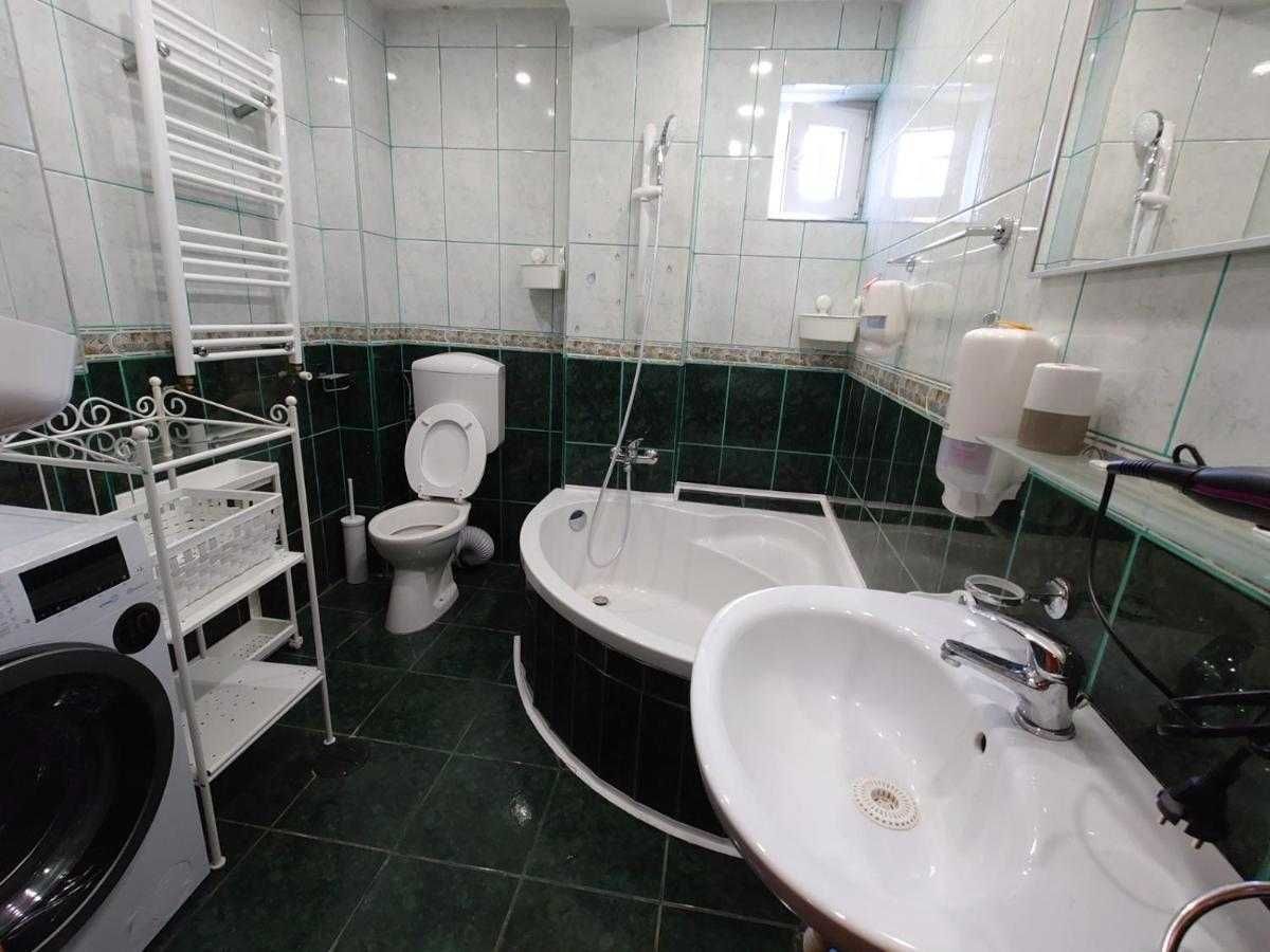 vila cu 3 ap+1 gars- Km.0 -Unirii-Sf. Vineri - Poză 5