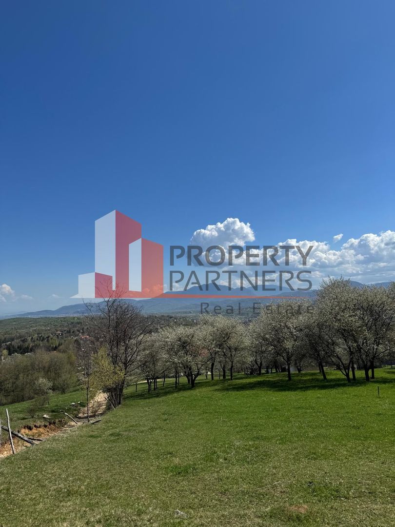 Terenuri Bran - Predelut  Priveliște către Bucegi și Postăvaru - Poză 11