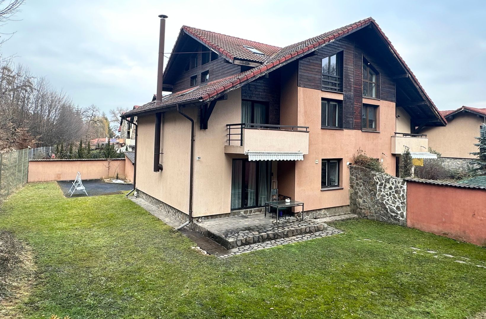 Închiriere casa duplex primitor creat pentru confort liniște și momente frumoase - Poză 1