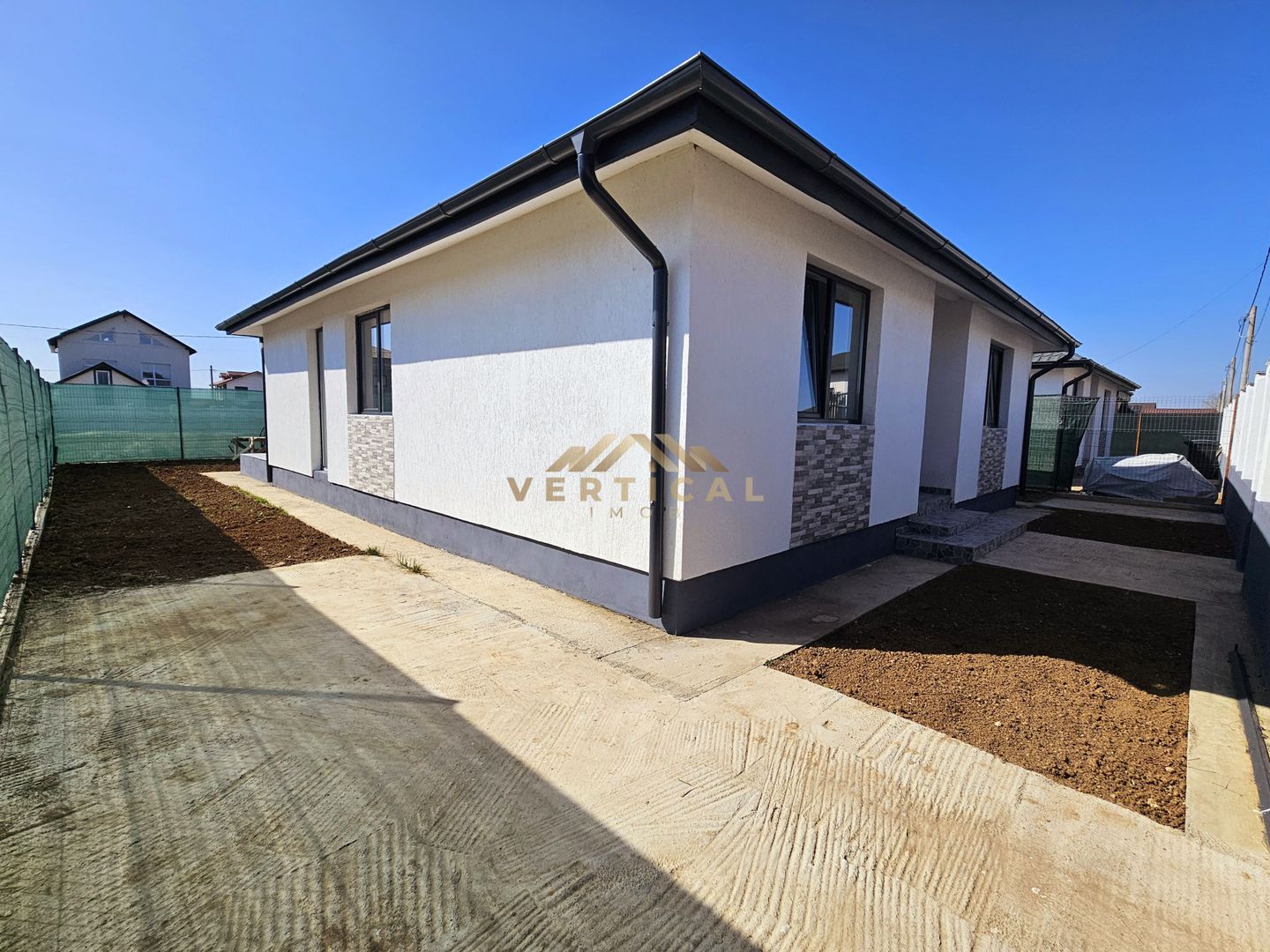 Casa parter cu 4 camere - comuna Berceni - Poză 1