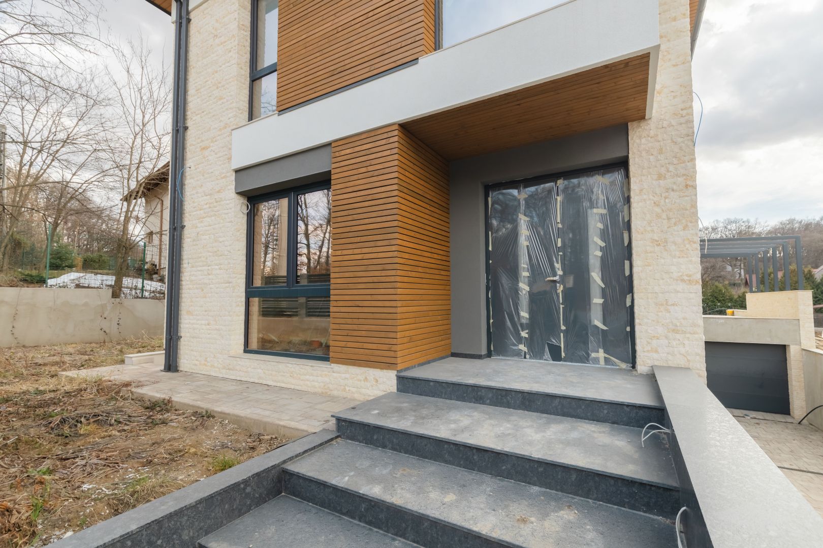 Casa de Lux în Făget Eleganță și Confort în Inima Naturii - Poză 3