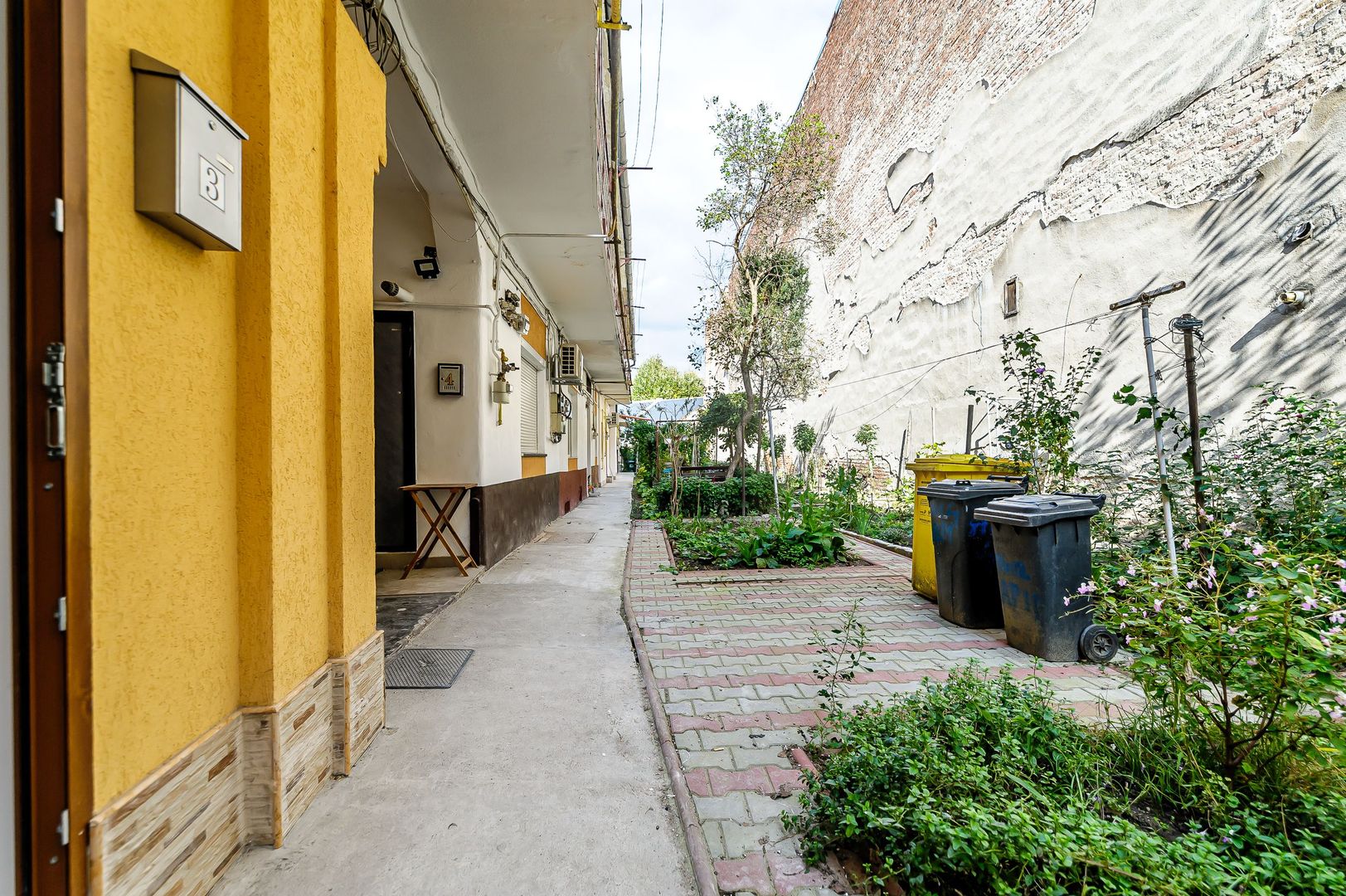 Apartament la parter, liniște și confort în centrul Aradului. - Poză 9