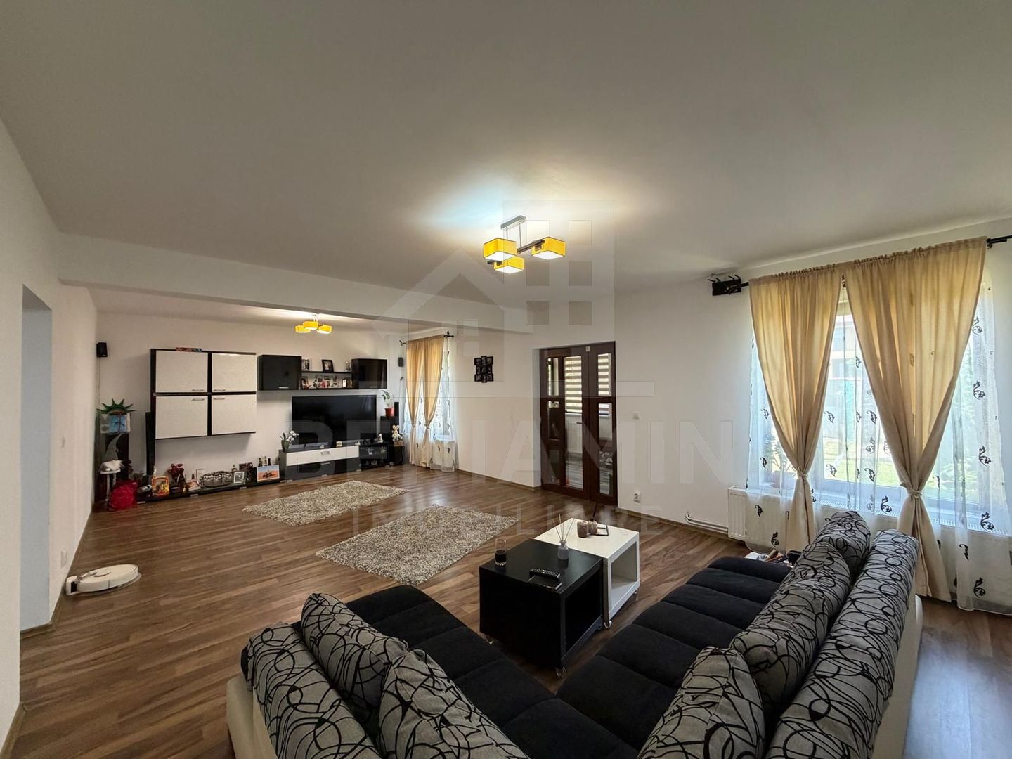 Casa moderna 5 Dormitoare 524mp teren Bariera Valcii -mobilata - Poză 2