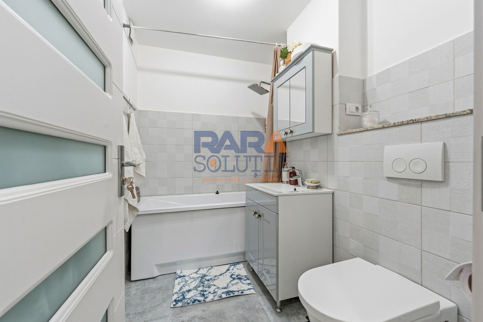 Apartament spațios cu 4 camere - renovat modern, mobilat și utilat - Poză 12