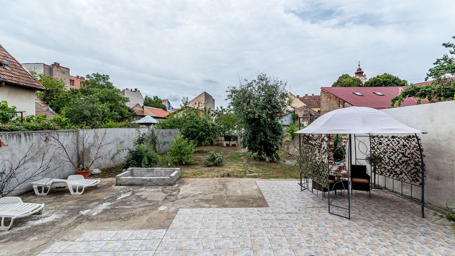 Casa 6 camere - teren 558 mp - Centrul Aradului - COMISION 0 - Poză 8