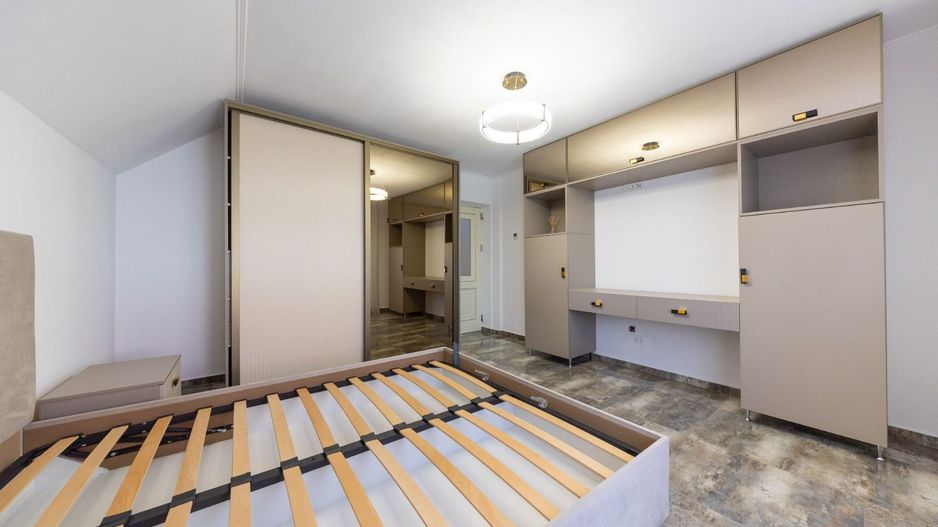 Casa 6 dormitoare+4 bai -1500 mp teren-Sacele - Poză 22