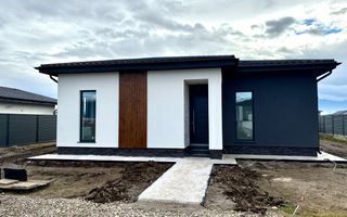 Casă / 4 camere / Sanpetru / Terasă - Poză 1