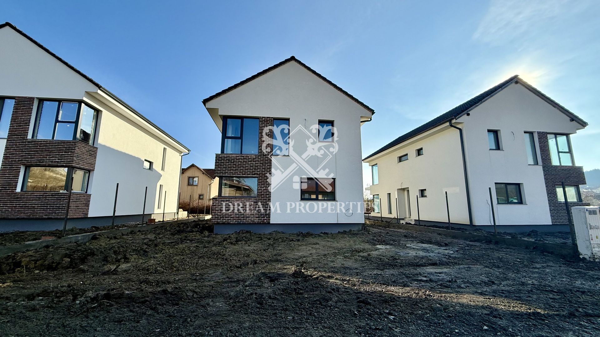 COMISION 0%! Casă individuală, 5 camere, 3 bai, teren 474 mp, Chinteni - Poză 1