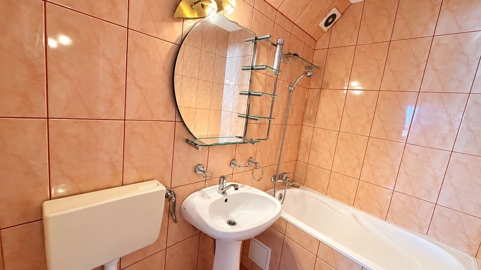 Aradului-Iulius Town | 2 Camere | Etaj Intermediar | Decomandat. - Poză 9