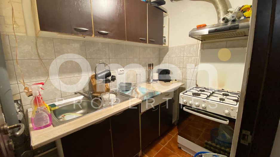 Garsoniera situata la parter inalt, zona Vivo - Poză 2