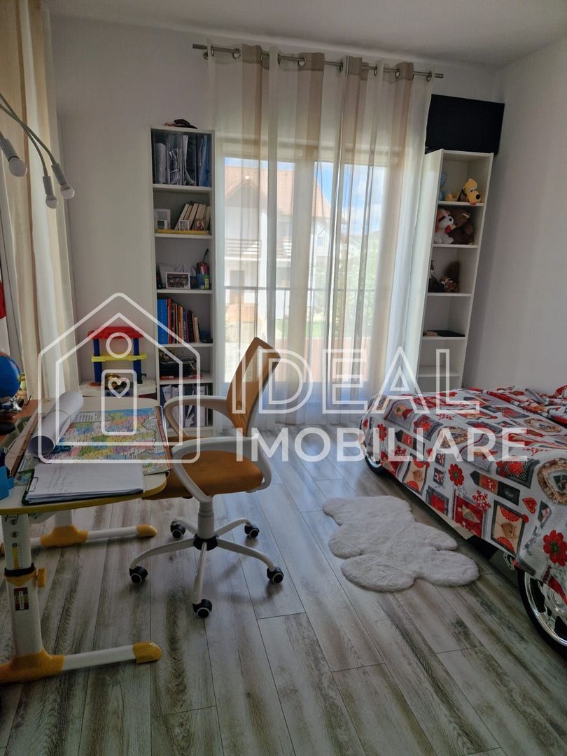 Casă Individuala cu 5 camere, si 500 mp de curte, cartierul Primaverii - Poză 10