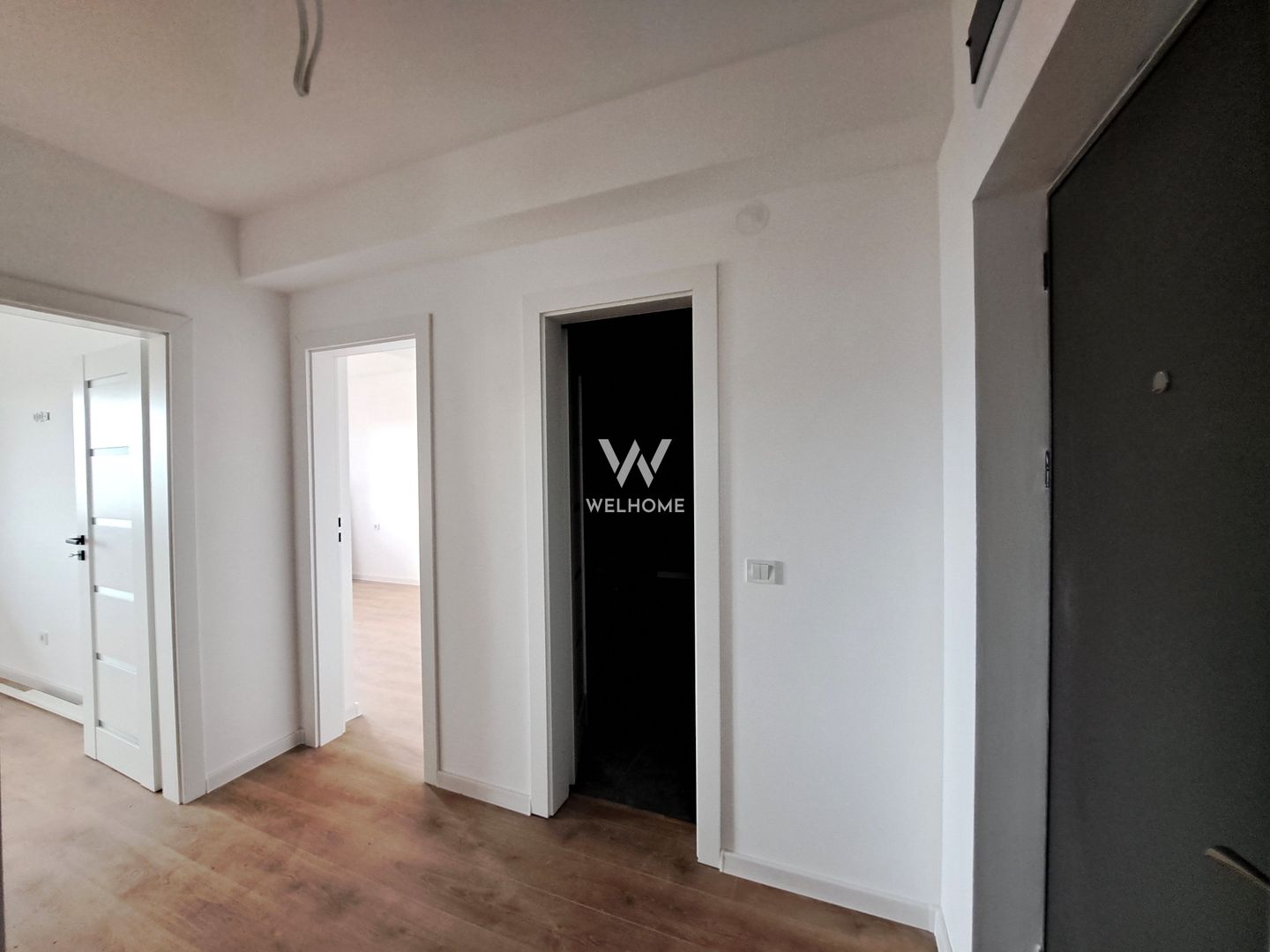 Apartament 3 camere, 2 bai, balcon mare - Sibiu - Poză 1