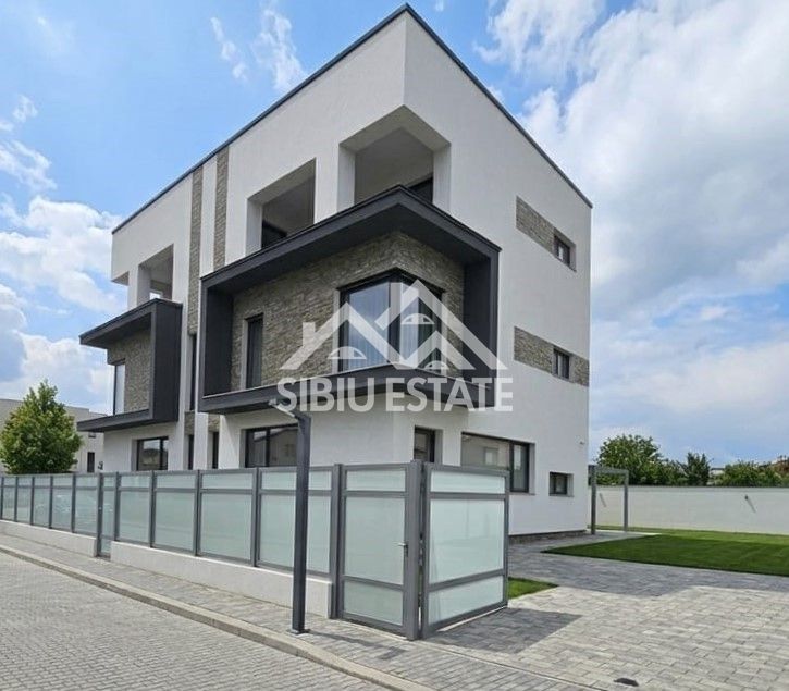 Casa 3 dormitoare, 3 bai, terasa Sibiu, Selimbar - Poză 3