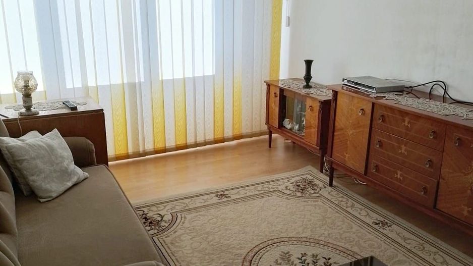 Apartament cu 3 camere, decomandat, zona Republicii - Poză 2