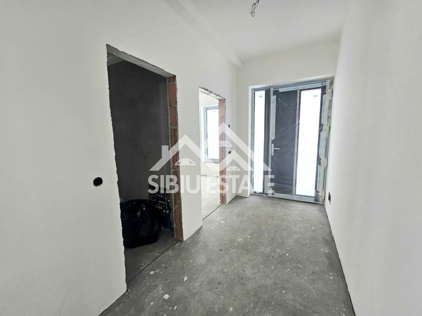 Casa mare cu carport, pivnita - Poză 12