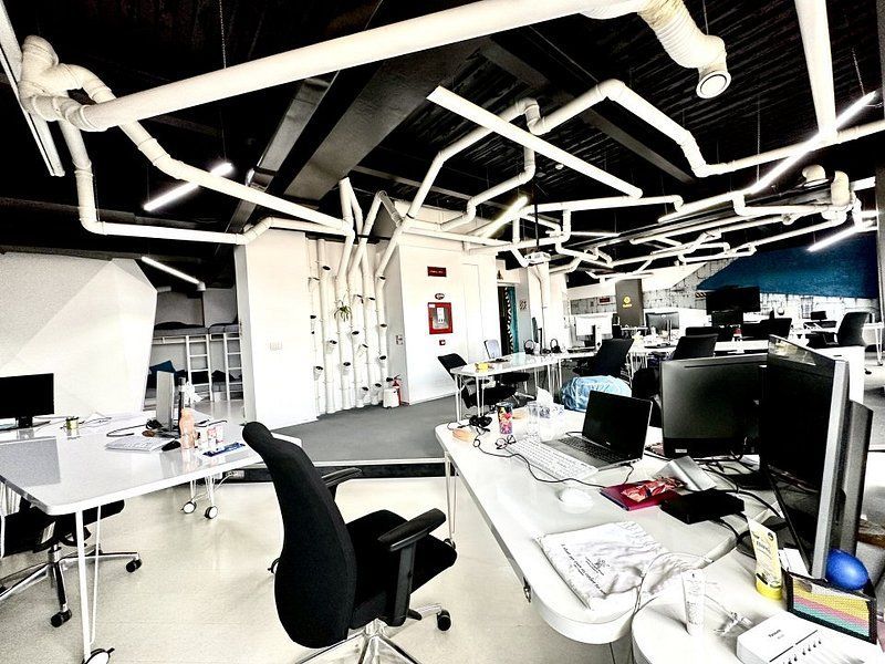 Spacecraft Office - Poză 5