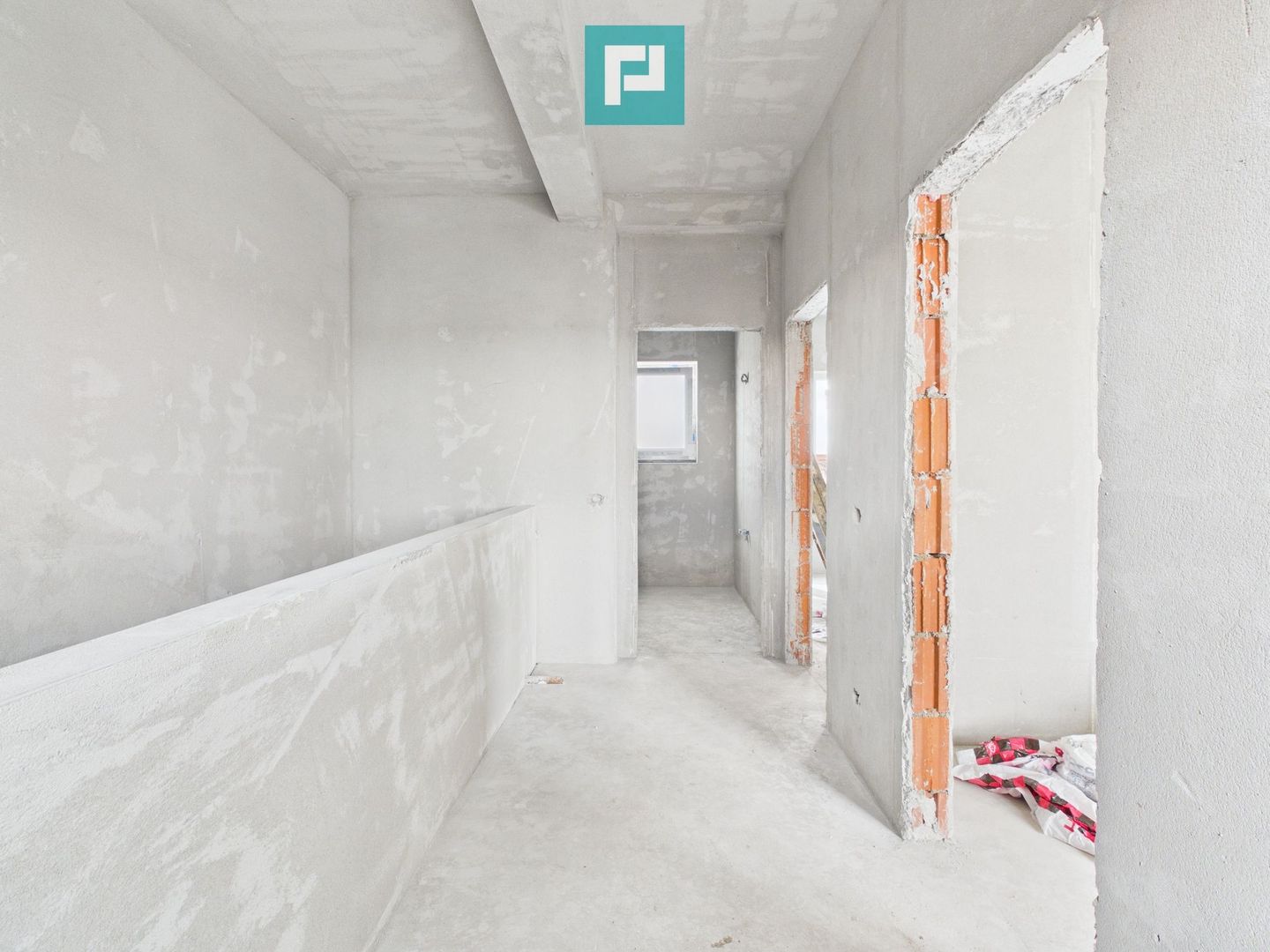 Duplex în Săcălaz despartit prin cameră tehnica - Poză 9