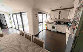 "Acasa" in Vatra Luminoasa - Poză 2