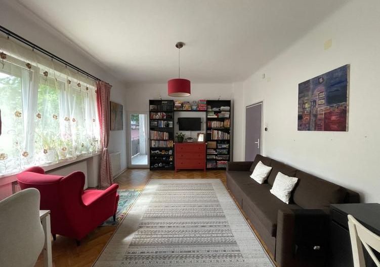 Apartament in vila cu 3 camere, curte proprie si subsol - Andrei Mureșanu - Poză 1