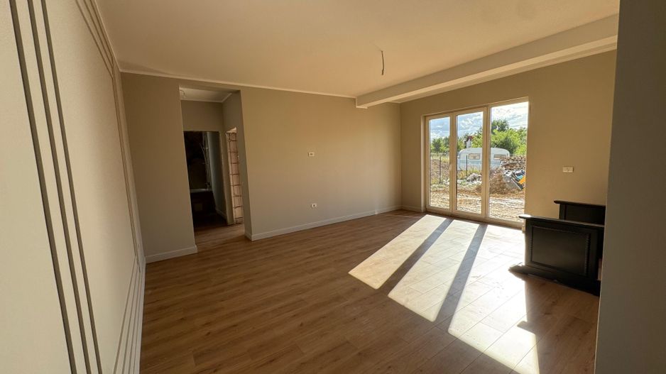 COMISION 0% | Apartament 3 Camere | Etaj 2 | 90 mp | Zona Plopi - Poză 1