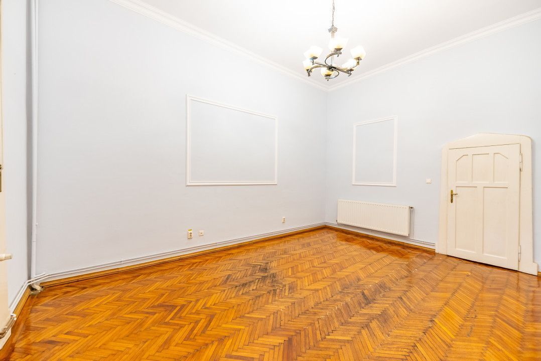 Apartament nemobilat, 3 camere, etaj 1, Bld.Revoluției - Poză 13