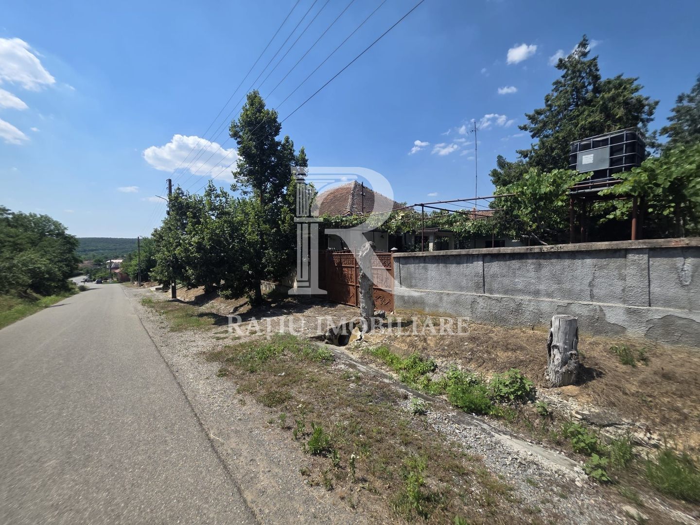 Casa de vânzare cu teren generos | Sumugiu | Bihor - Poză 1