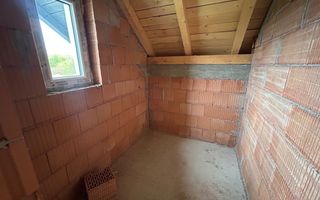 Casă Parter+Etaj– la roșu în interior, la cheie în exterior – Selimbar - Poză 8