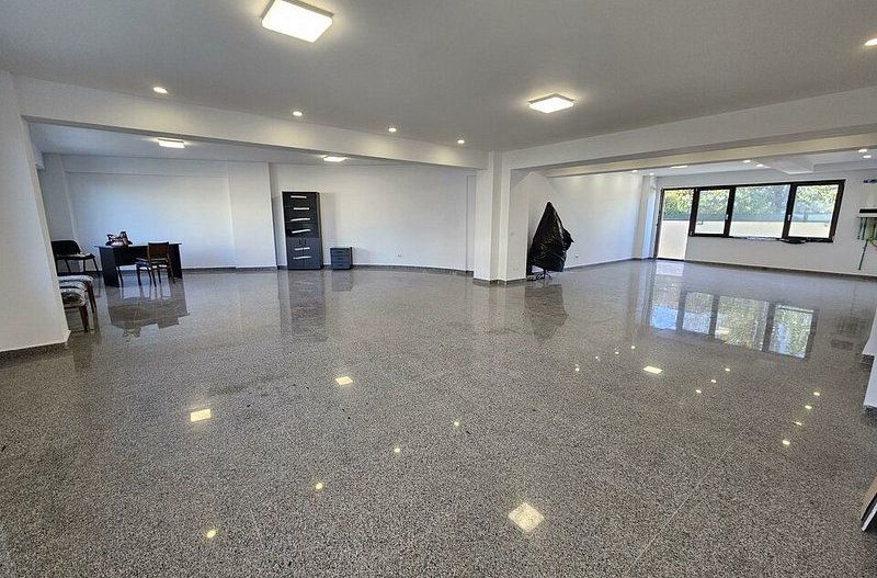 Spatiu comercial, Damaroaia/ Petrom City, terasa 37mp+boxa+2locuri par - Poză 3