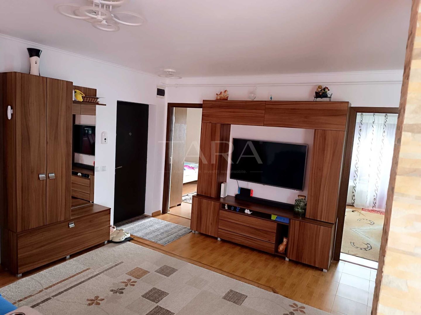 Apartament cu 3 camere și terase generoase, zona Sub Cetate, Florești. - Poză 1