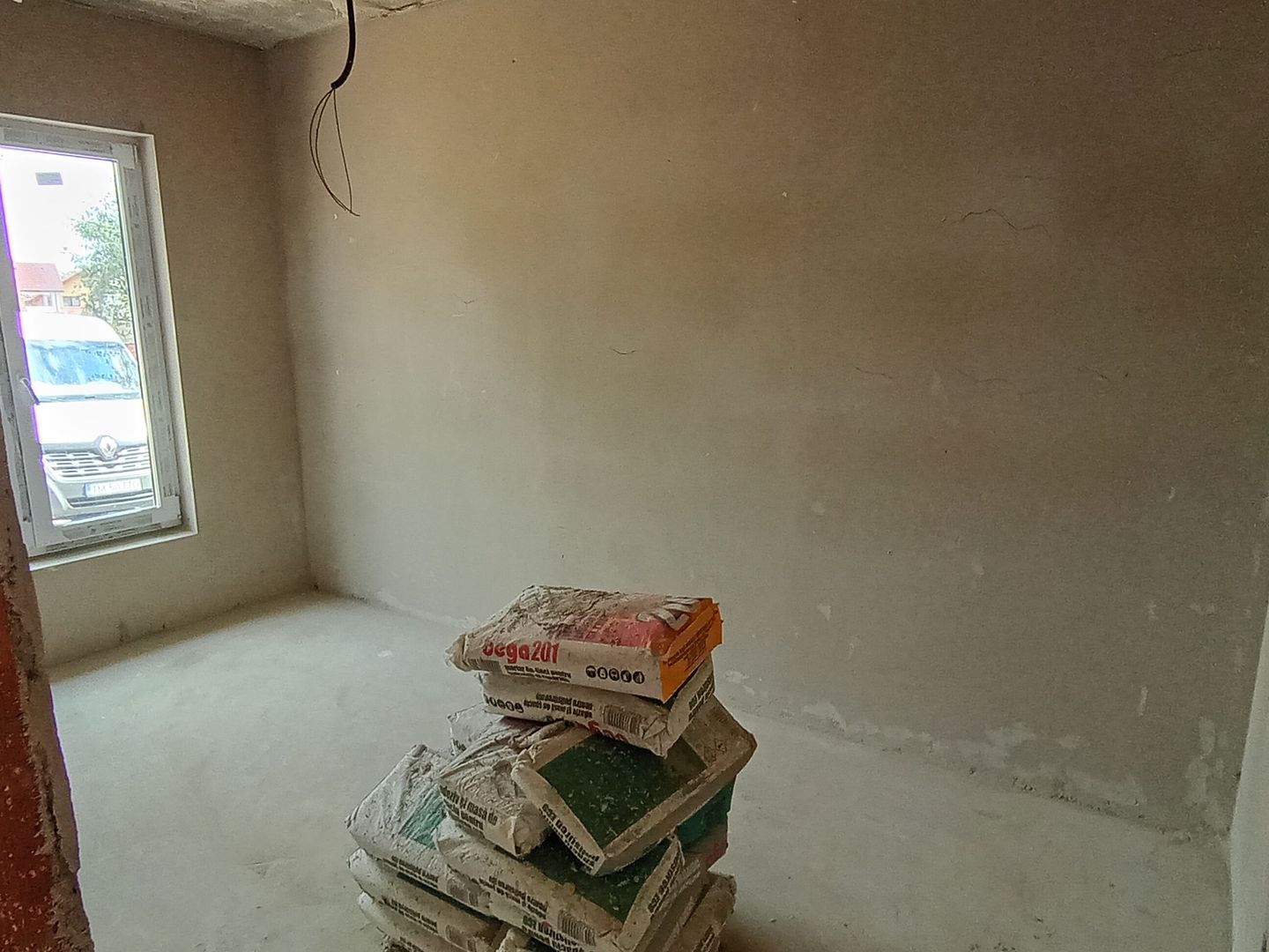 Sanandrei Duplex cu 4 Camere, Drum Asfaltat, Toate Utilitatiile - Poză 3