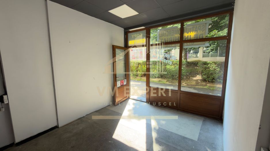 DE VÂNZARE – Două spații comerciale cu vitrină stradală, zona Turn – Câmpulung Muscel - Poză 3