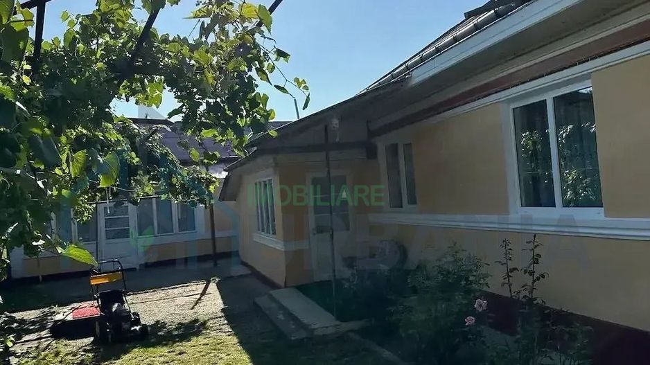 Casă cu 4 dormitoare și spațiu comercial în comuna Motca, Iași - Poză 2