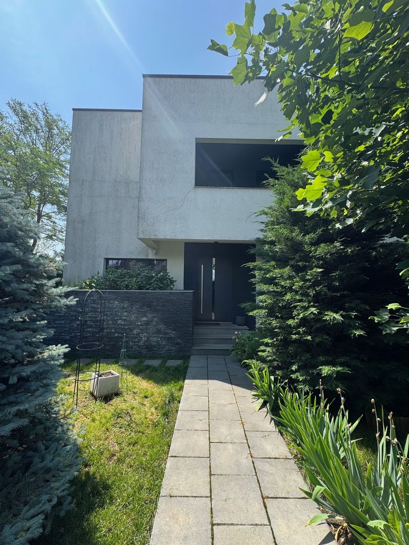 Vila de LUX Tunari, 214m2 utili, 600 curte - Poză 4