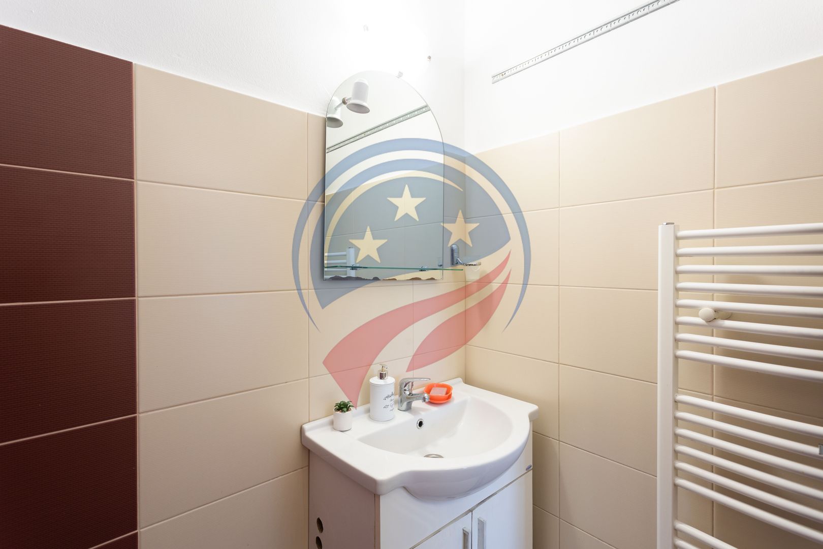 Apartament cu 2 camere ultracentral de inchiriat pe termen scurt (1-6 luni) - Poză 10