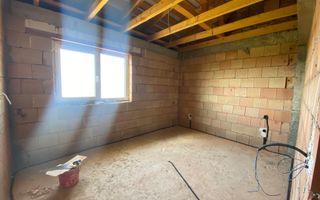 Casă individuală de vânzare | Dispunere pe 2 niveluri | Dezmir - Poză 2