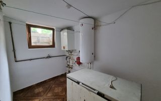 De vanzare casa 6 camere, S+P+M, 900mp teren, Cetate - Poză 19