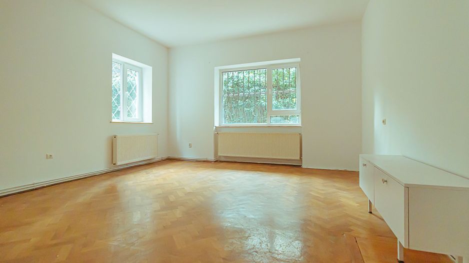 Ultracentral, apartament in casa, pretabil locuit si/sau birouri, pet friendly. - Poză 11