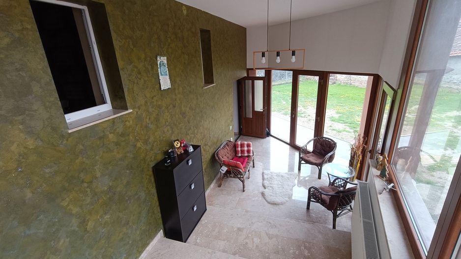 Casa cu 3 camere, 150 mpu, mobilata, utilata, garaj, curte, Ampoita - Poză 6