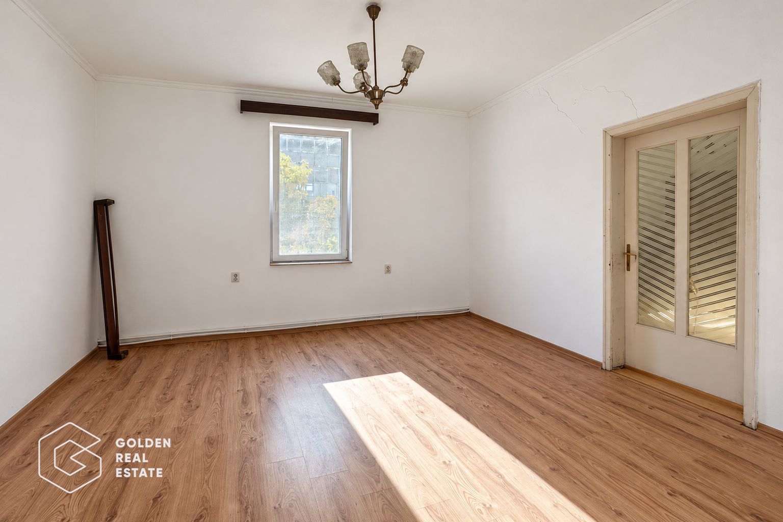 Casa solida cu teren intravilan de 1.555 mp, Sebis, jud. Arad - Poză 4