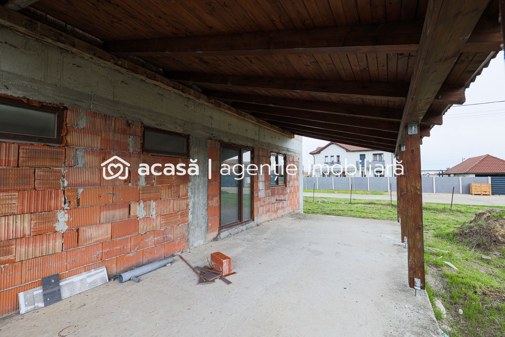 Casă nouă, impunătoare și luminoasă, construită cu griijă la detalii. - Poză 12