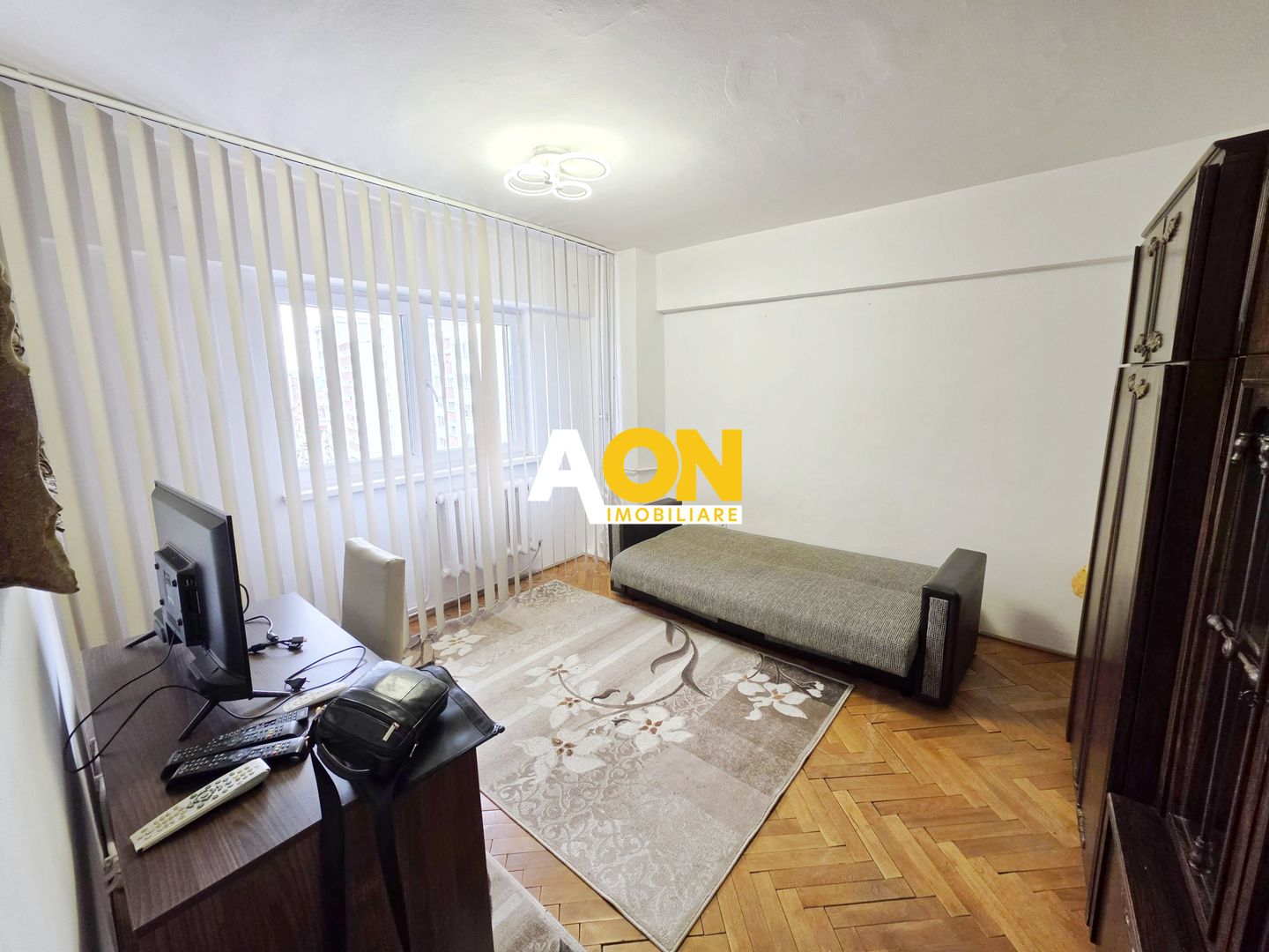 Garsoniera decomandata, 28 mp utili, zona Parc Cetate - Poză 1