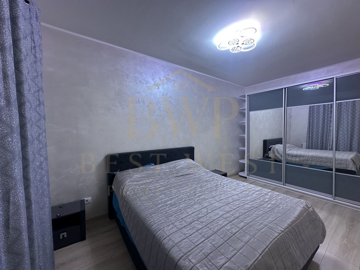 Apartament cu 2 camere, decomandat, curte, Giroc - Poză 3