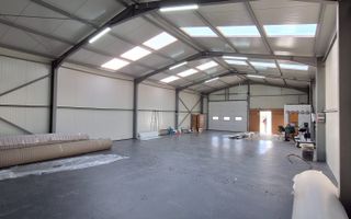 Hala de vanzare in Racarii de Jos - Poză 3