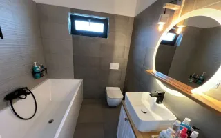 Casă deosebită, mobilată complet, liniște și acces rapid la oraș. - Poză 13