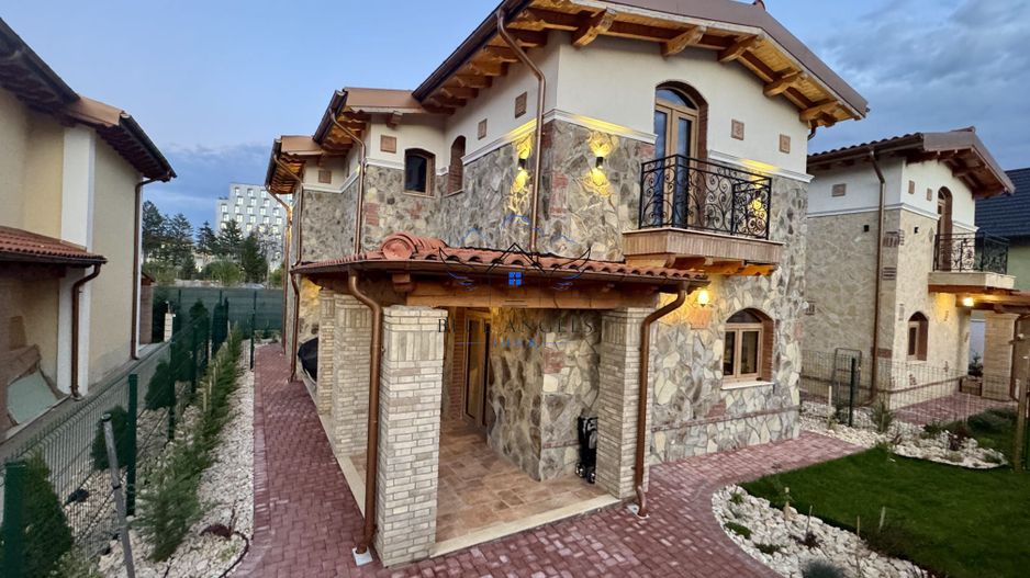 Casa 4 camere, PET FRIENDLY,  Tractorul - Poză 1