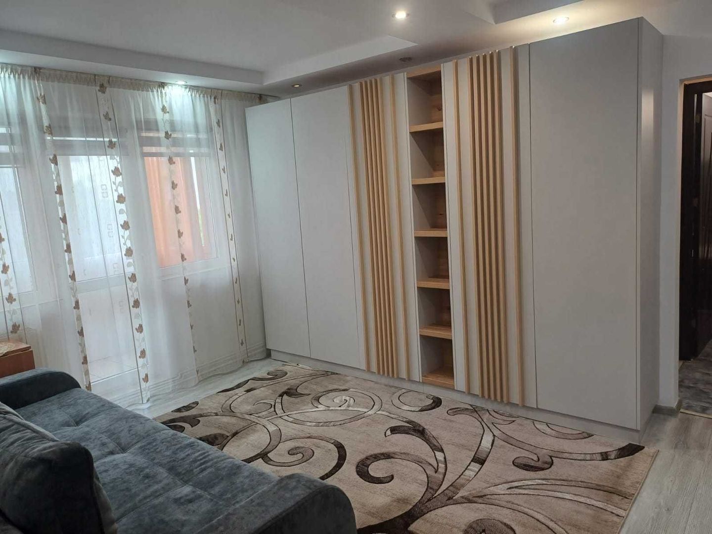 Apartament renovat 2 camere SD 40 mp Mircea Cel Batran 400 euro - Poză 2
